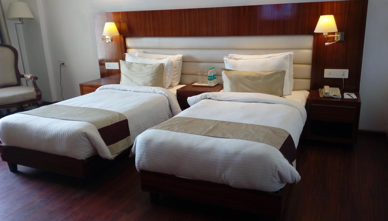 Days Hotel By Wyndham Panipat Exterior photo